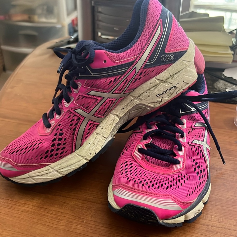 ASICS GT 1000. Great condition.